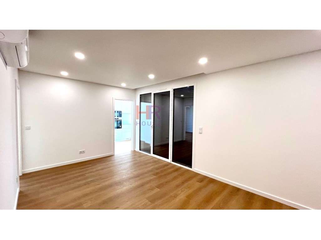 Vende-se T1 Novo - Grande imagem: 2/14