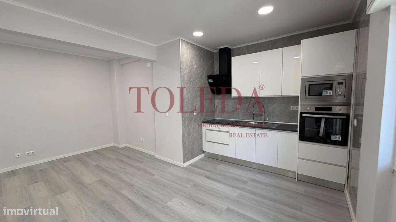 T1 no Centro da Amadora Remodelado-8