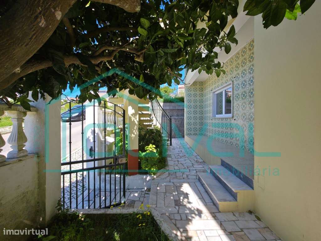 Moradia Independente com terreno, muito bem localizada com vista pa...-7