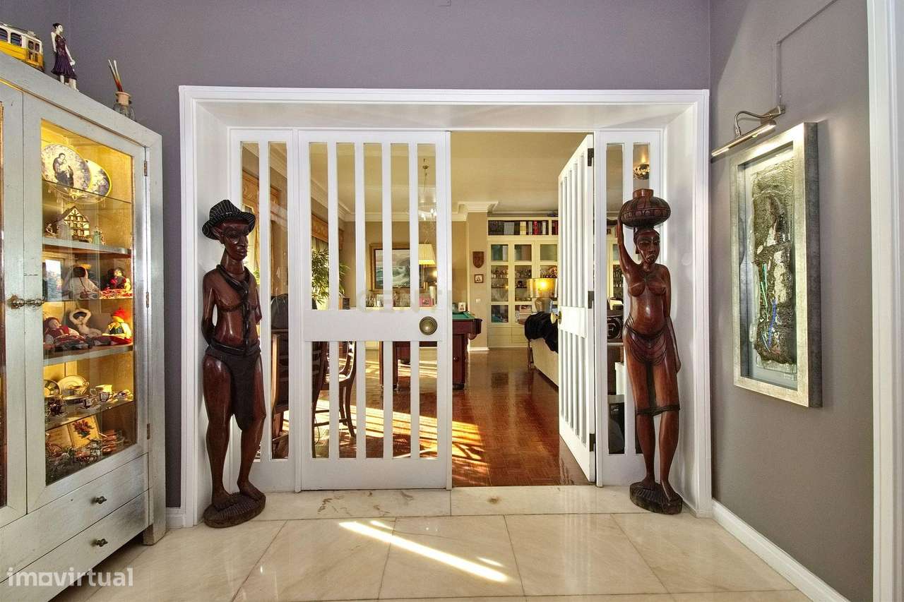 Apartamento T6 com Terraço e Vista 360º em Campolide - 314m²-2