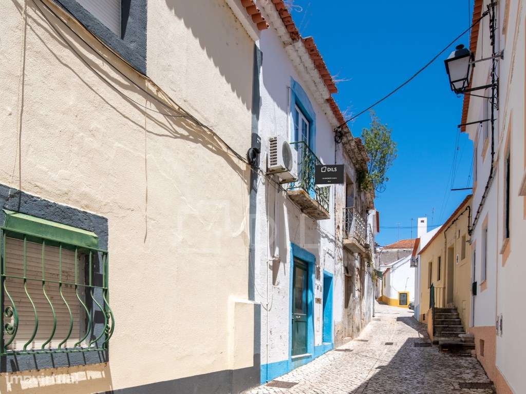 Prédio de 2 pisos com projeto aprovado na zona ARU de Alcácer do Sal. - Grande imagem: 4/17