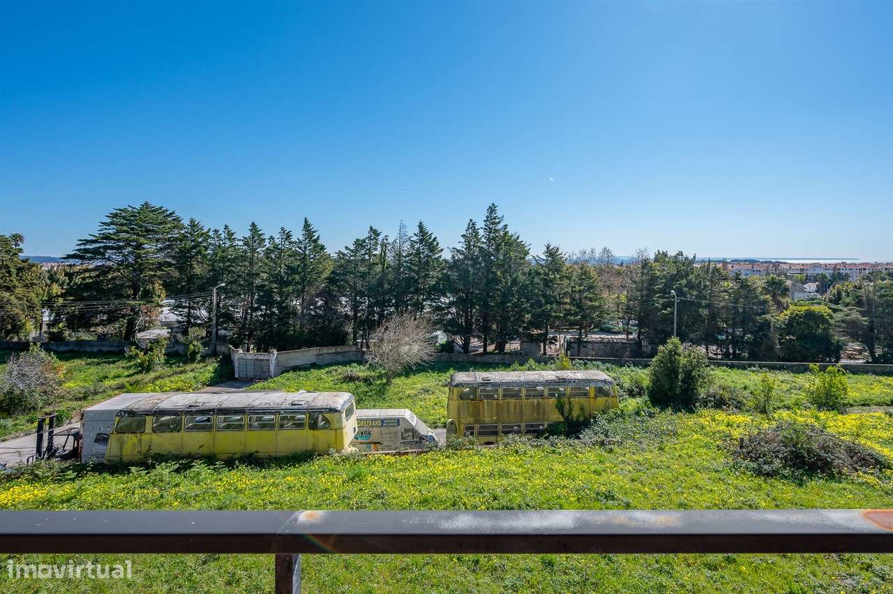 Moradia 10 assoalhadas com vista deslumbrante de Mar e de Serra.-9