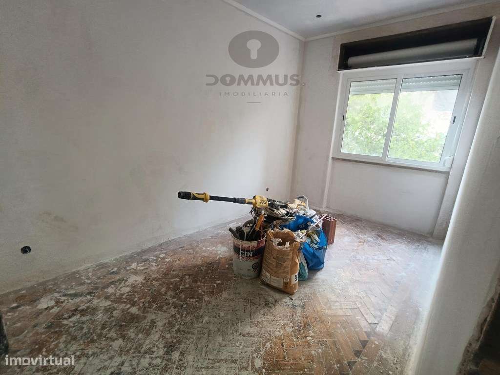 Apartamento T3 totalmente remodelado na Amadora-20