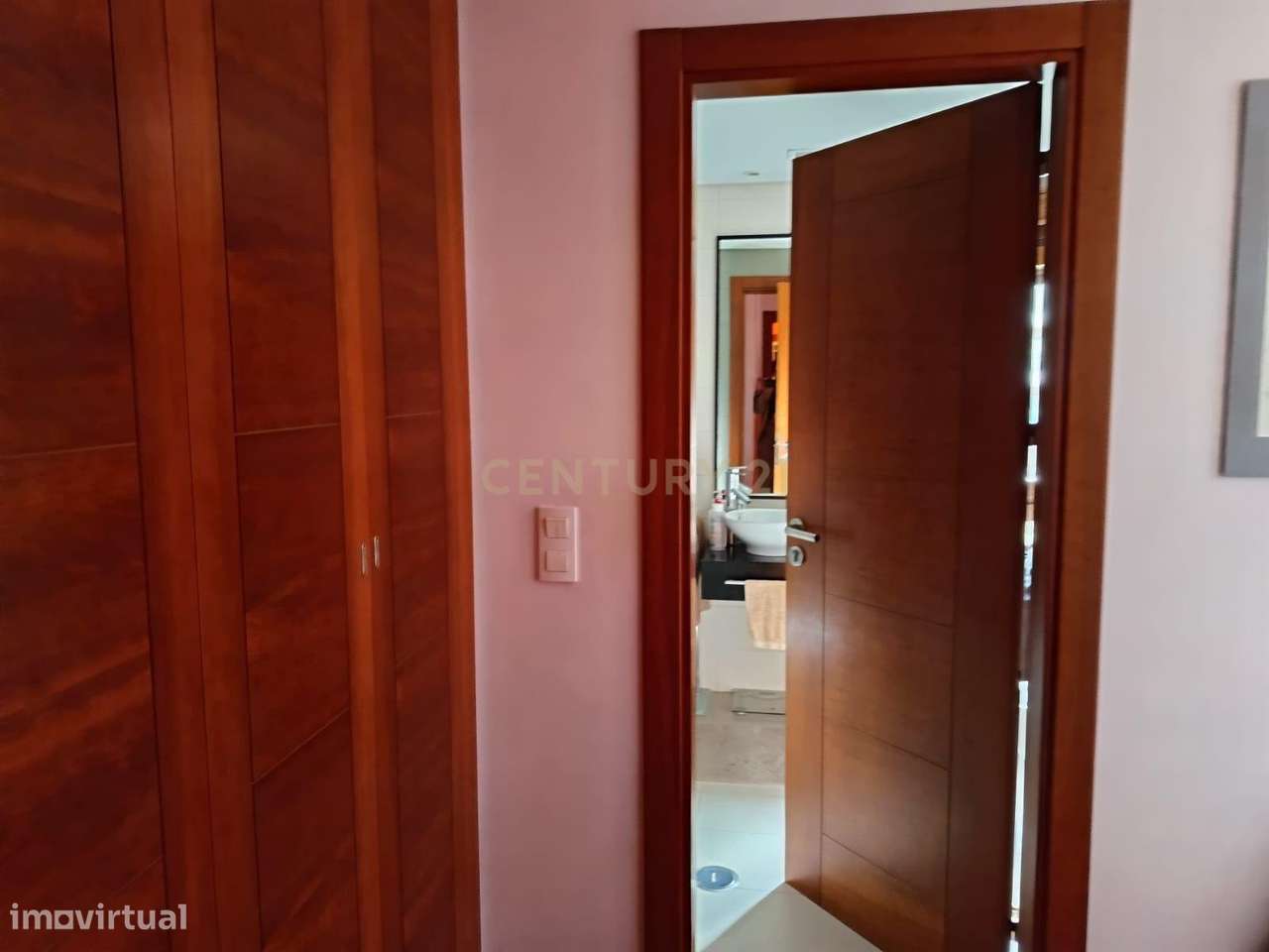 Terraços da Ponte - T3  com Varanda, Box e Vista Tejo-13