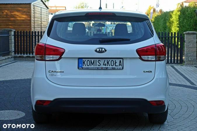 Kia Carens - 4