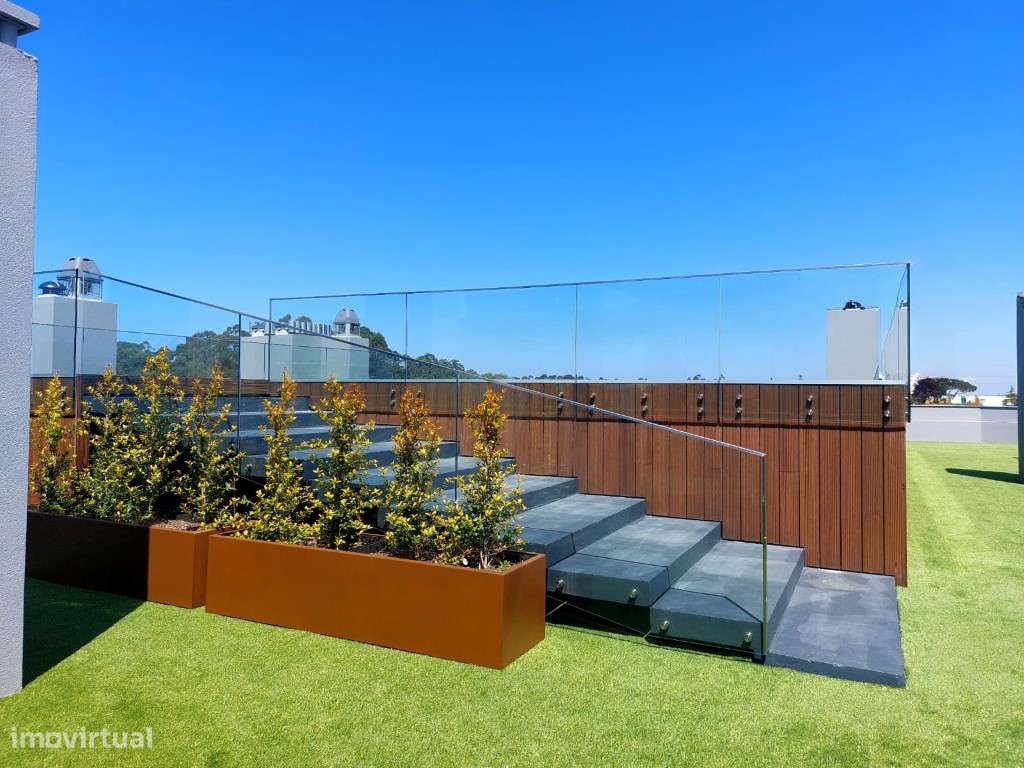 Apartamento T4 com 2 frentes, novo, com churrasqueira; piscina e pl...-9