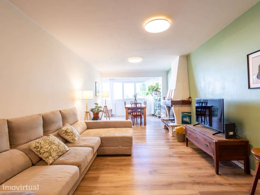 Apartamento T2 Com Areas Generosas Estacionamento E Jardim Em Rio