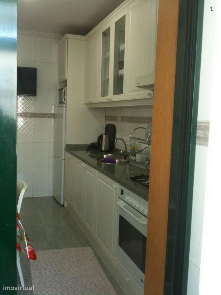 Quarto - localizado em Pedrouços Porto - Grande imagem: 5/10