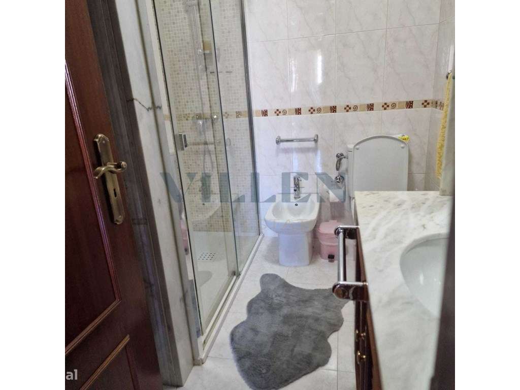 Apartamento T3 a 200m da Praia das Caxinas-8