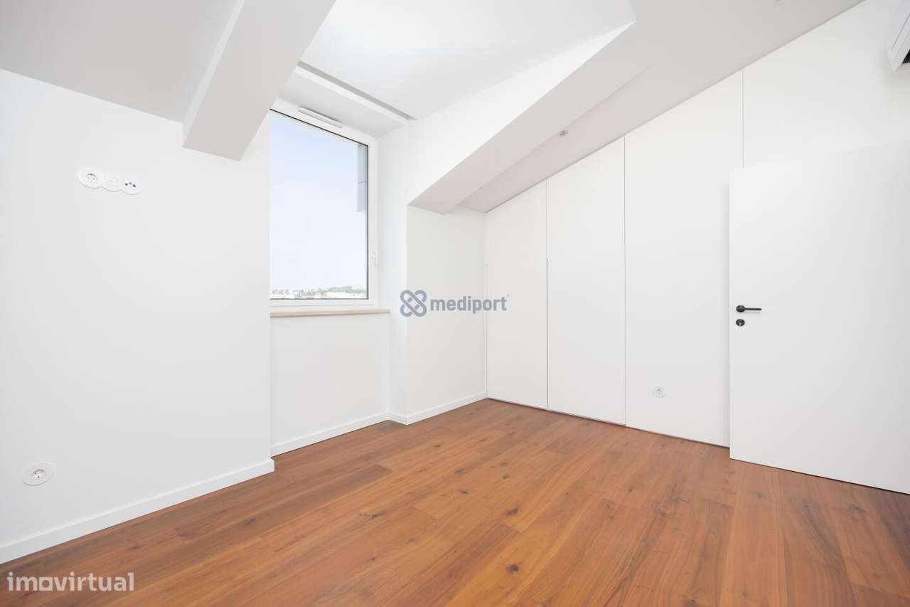 APARTAMENTO T3 JUNTO AO CASTELO LEIRIA - FACÇÃO E-16
