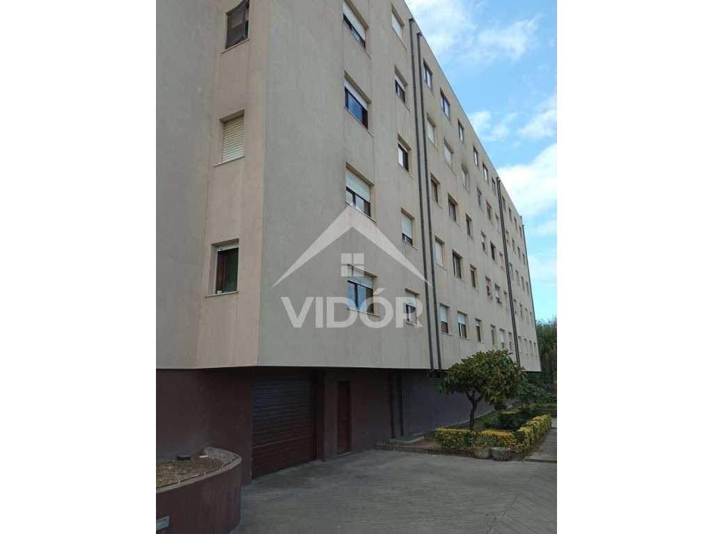 Garagem na Rua Bernardim Ribeiro Nº 309 - Circunvalação - Grande imagem: 2/4