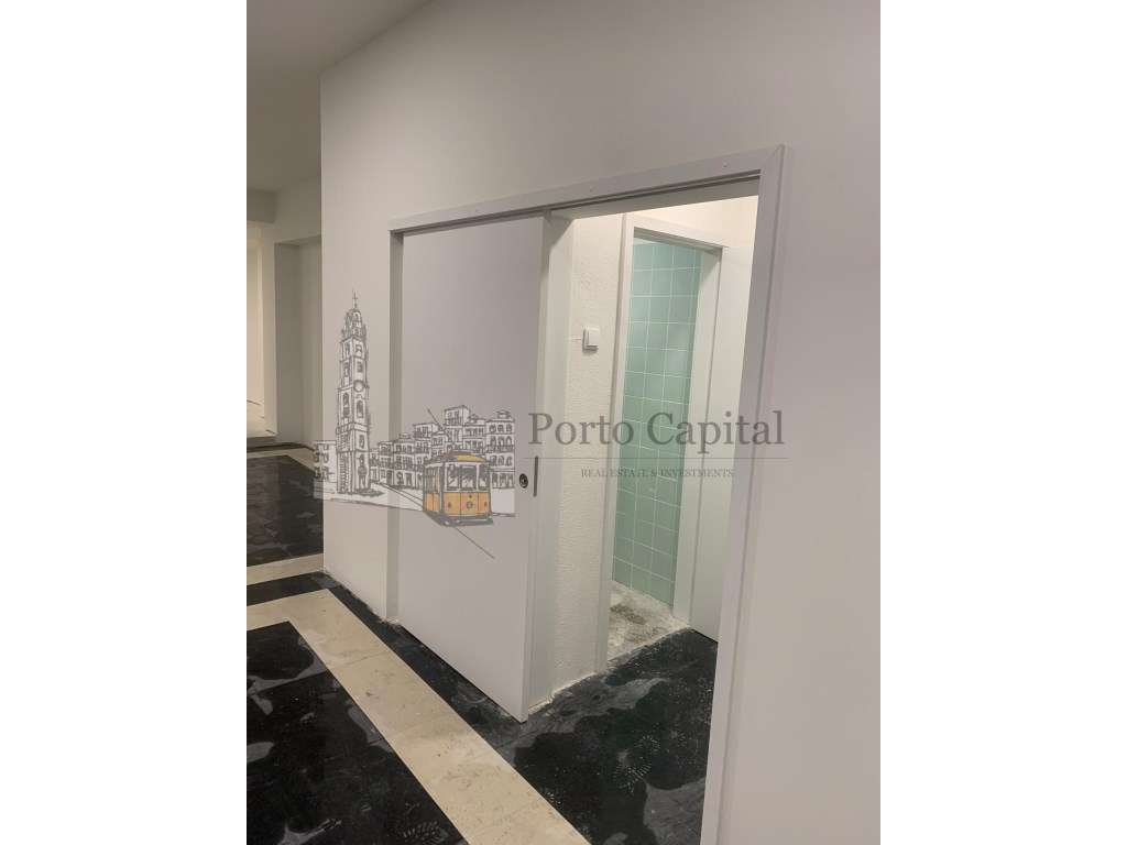 Escritório com uma área 280m2 no porto. - Grande imagem: 2/12