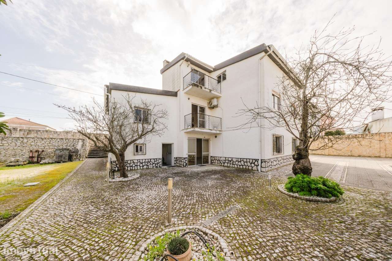 Moradia Independente T4 com Lote de 1.000 m2 em Fernão Ferro-7