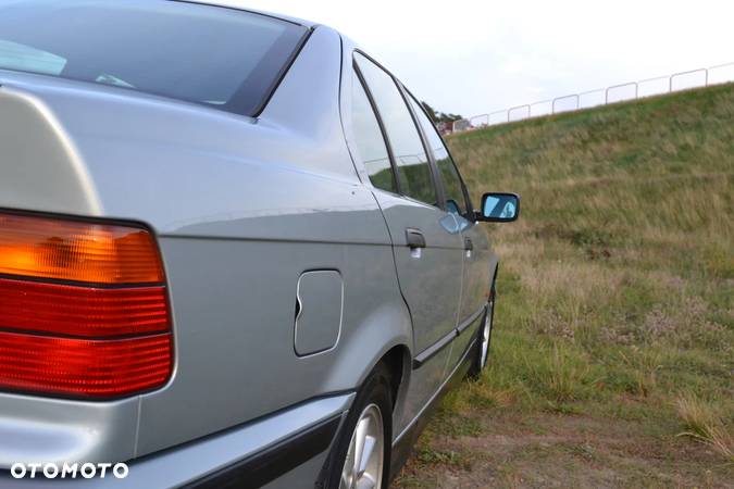 BMW Seria 3 316i - 17