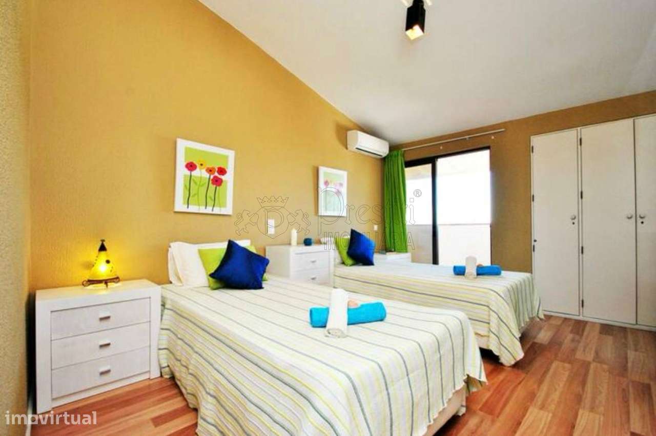 T4 no Algarve com Piscina Privativa e Vista Mar-17