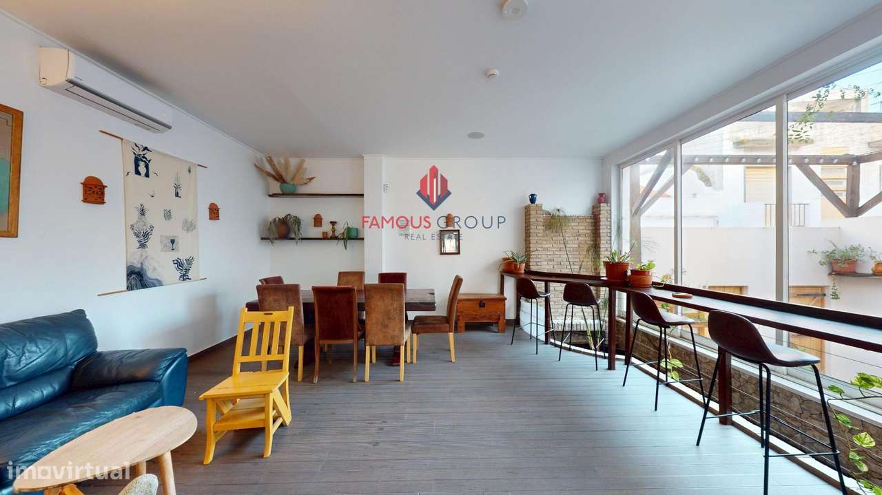 Prédio Histórico com Alojamento Local, Restauração e Espaço...-13