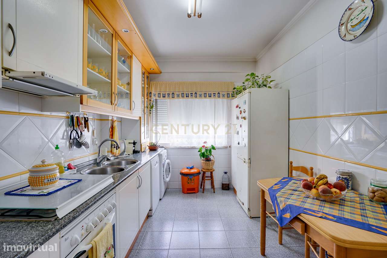 APARTAMENTO T3 COM GARAGEM E ARRECADAÇÃO - CASAL DO CHAPIM - ODIVELAS - Grande imagem: 5/31