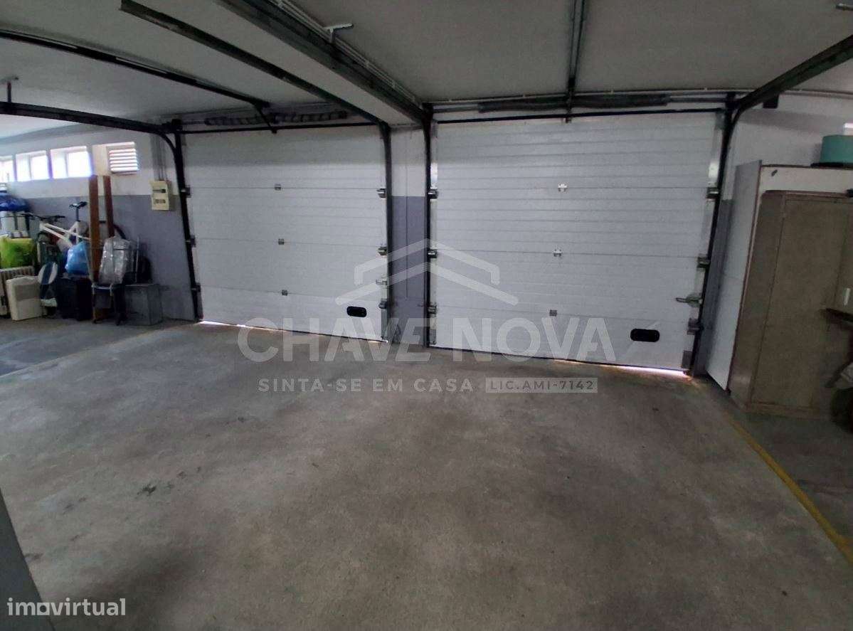 Apartamento T2 com varanda e garagem em Rio Tinto-7