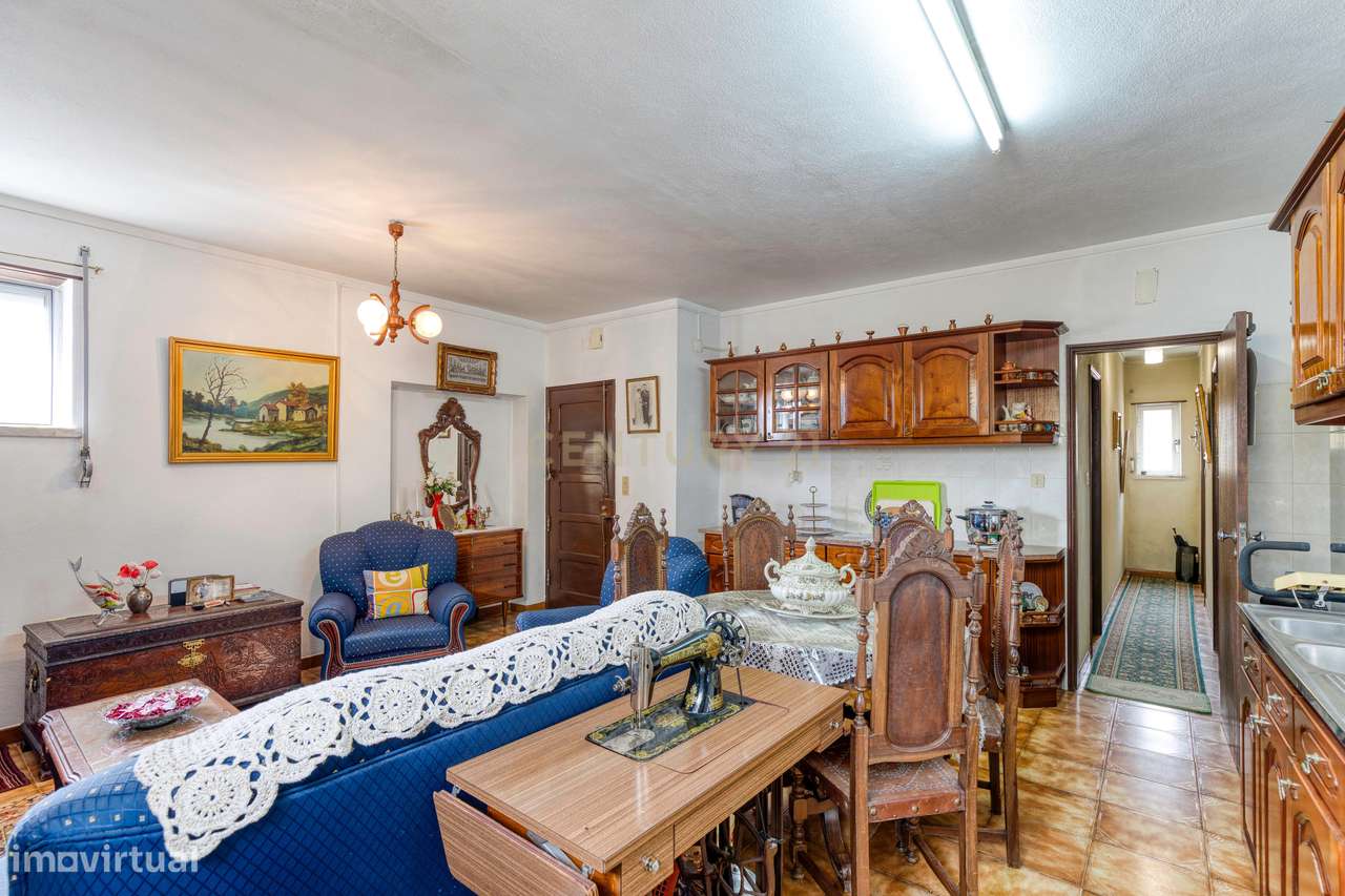 Prédio/ Moradia com 3 pisos - Yield 7% - Grande imagem: 5/60