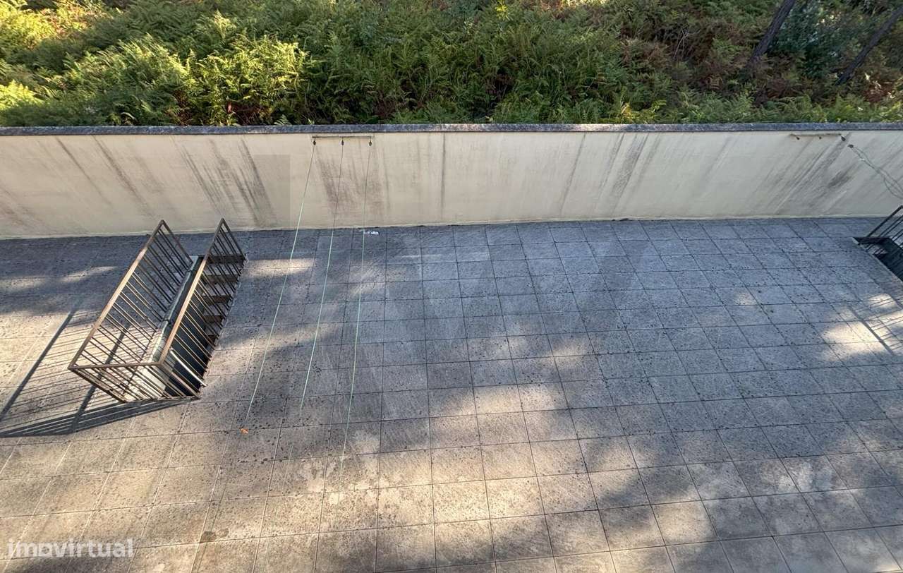 Apartamento T3 com localização privilegiada em Santa Maria da Feira-16