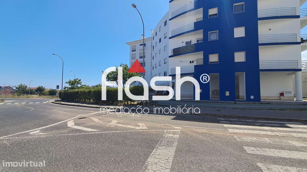 Apartamento T2 c/ parqueamento em Mem Martins-29