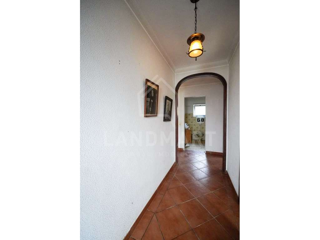 Moradia T2 + 1, Centro de Alcobaça-14