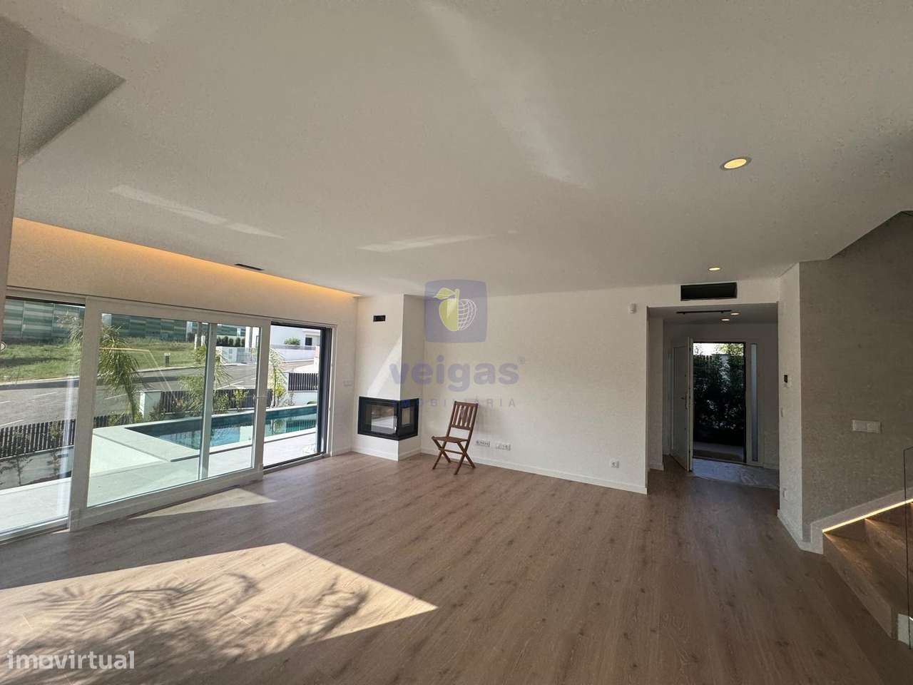 Moradia T4 C/ Piscina -  Bairro Primavera-39