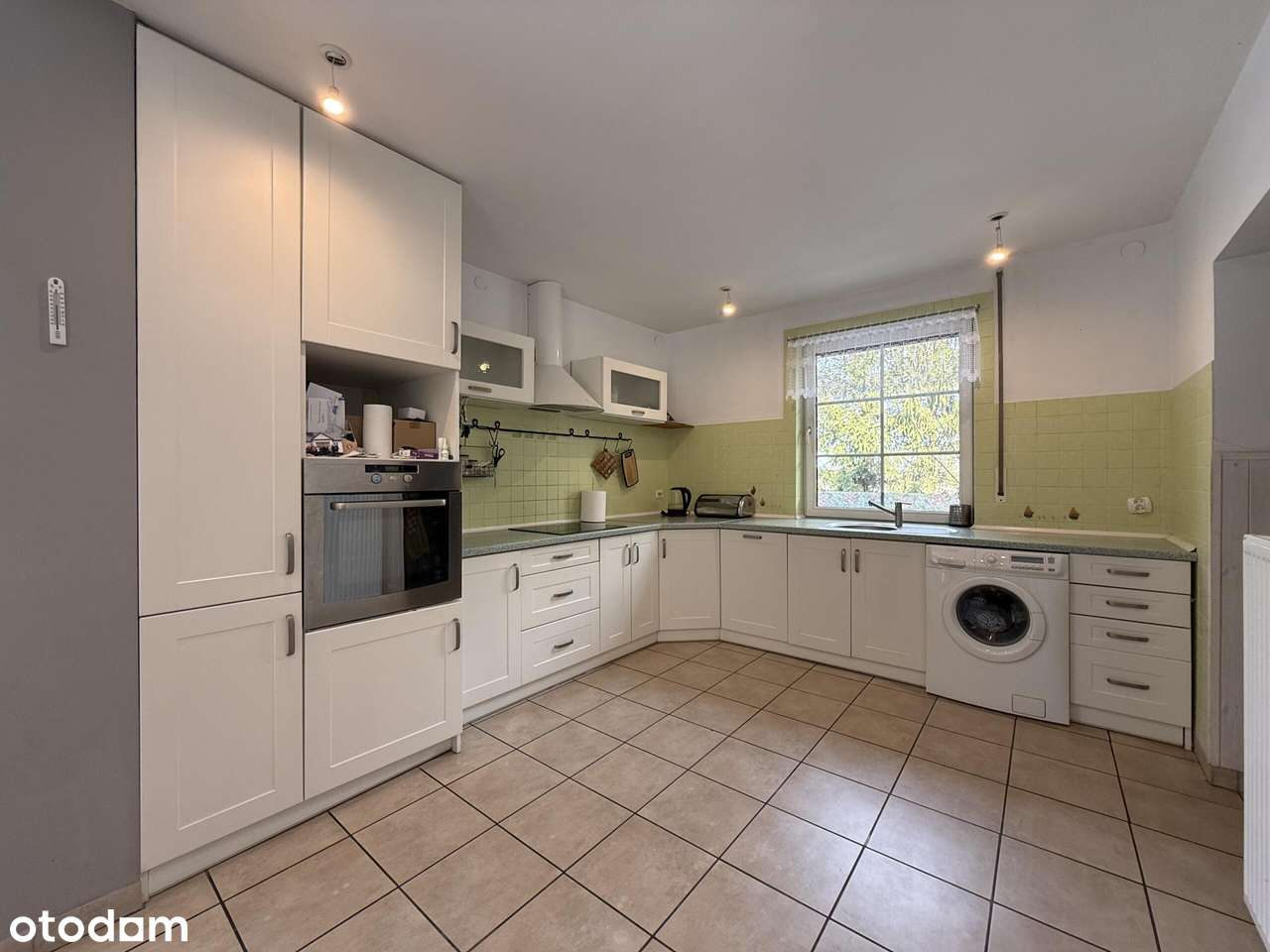 Dom z klimatem na wyjątkowo prywatnej działce z dużym osobnym garażem-11