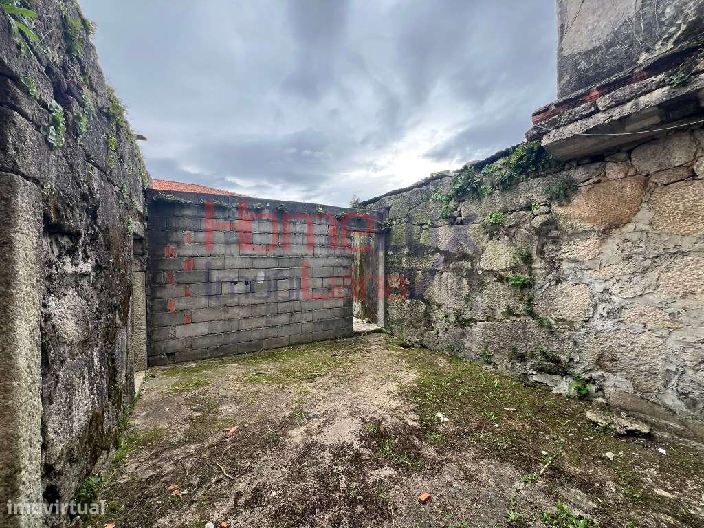 Terreno com Ruinas em Águas Santas-19