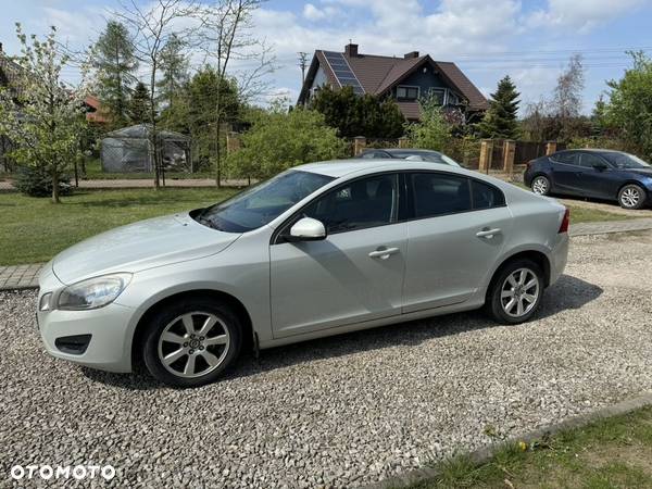 Volvo S60 - 4