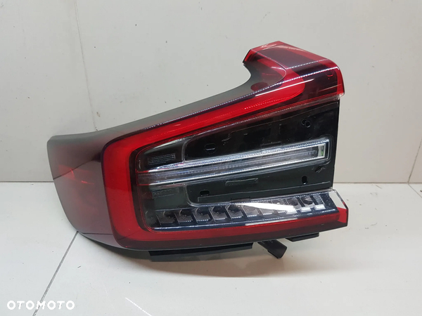 VOLVO C40 LAMPA TYLNA PRAWA LUB LEWA TYL - 5