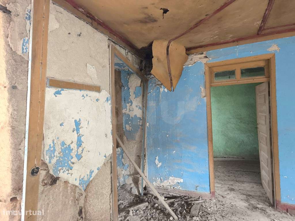 Casa antiga, em pedra, para recuperar.-16