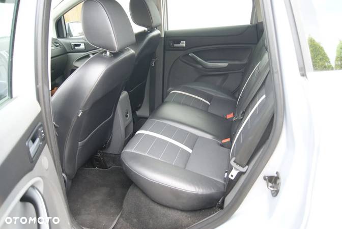 Ford Kuga 2.0 TDCi 2x4 Titanium - 9