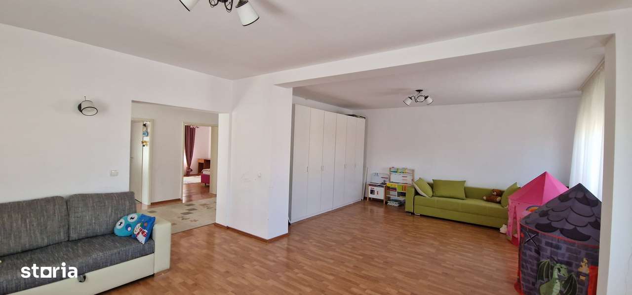 Casa individuala cu 7 incaperi, Sura Mica, 500 mp teren - Comision 0%-14