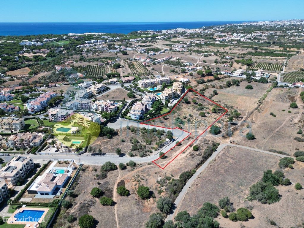 Terreno com 9725 m2 para construção, destinado a costruçã...