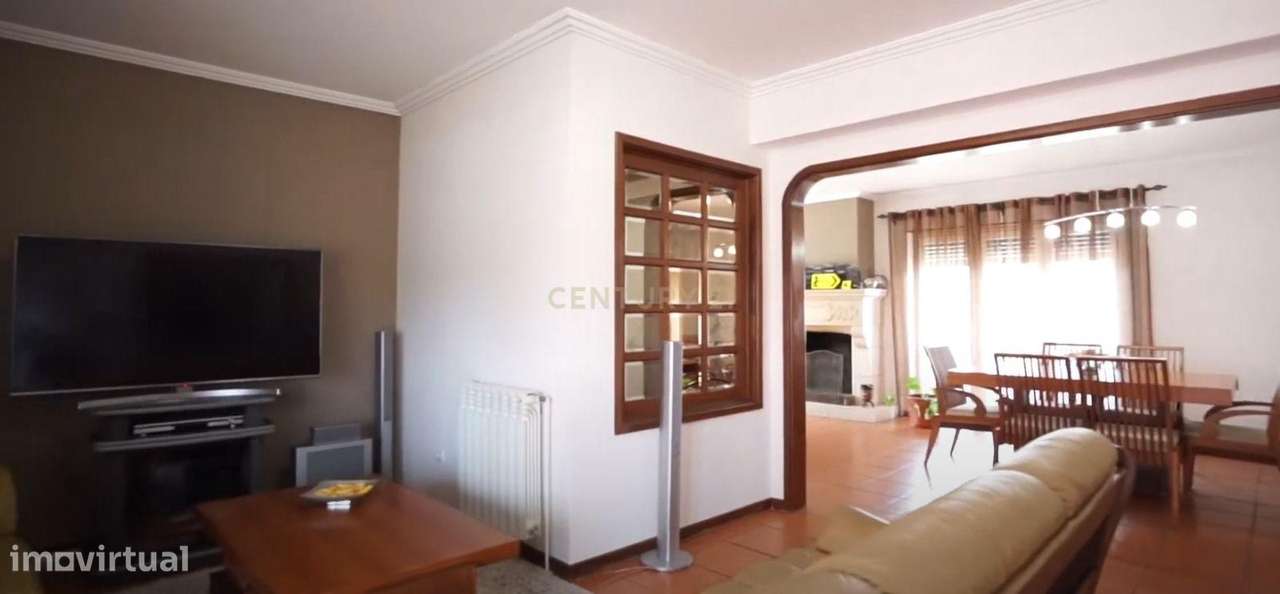 Moradia T4 com piscina - Grande imagem: 4/22