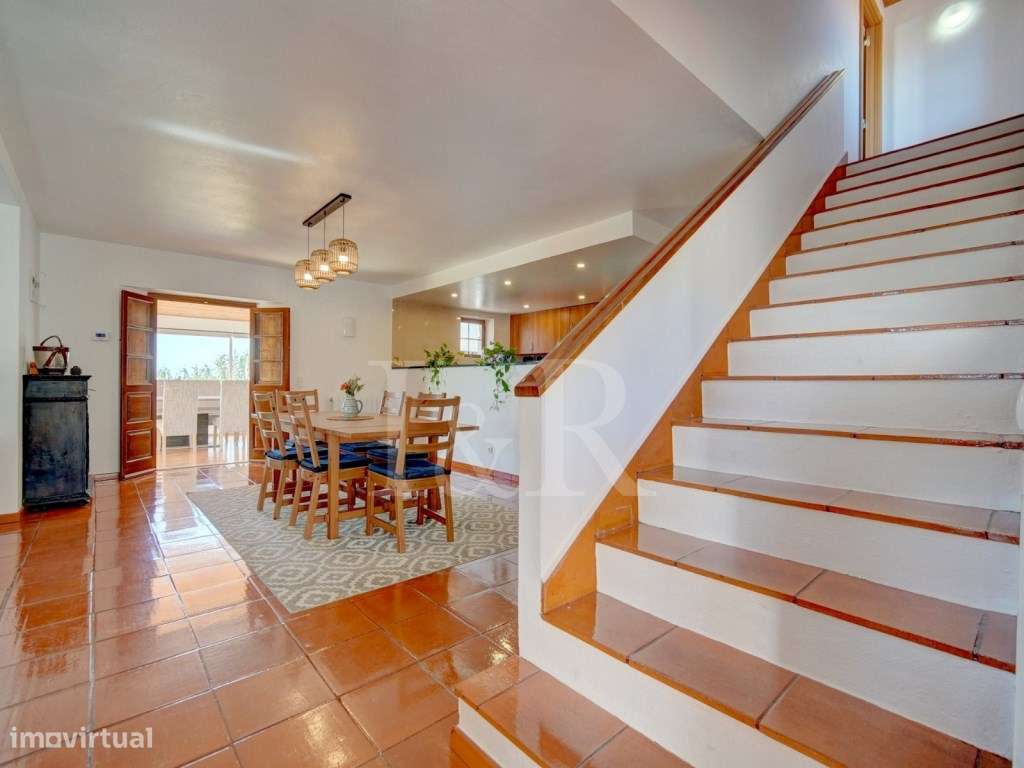 Moradia T2+3 com jardim e vista mar na Azóia, Sintra-8