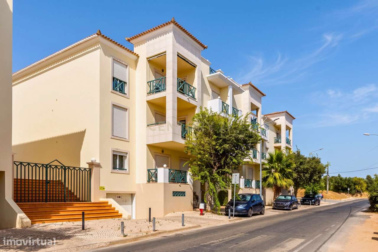 Apartamento Morderno T4 com Vista Mar, Elevador , Garagem e 166 m² em-7