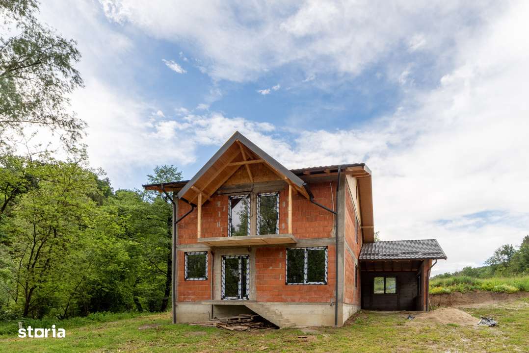 Casa P+1, Babana-Arges cu panouri si apa de izvor-0