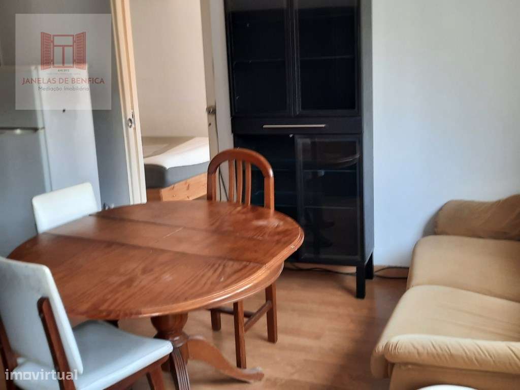 Vende-se T1- Amadora Junto a estação de Comboio e Metro da Reboleira-5