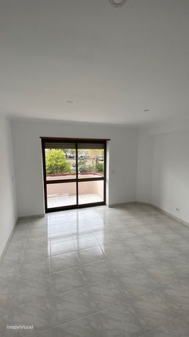 Apartamento T1 totalmente remodelado em Almada-6