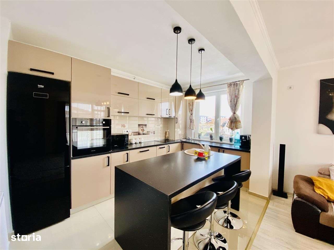 Apartament la vila, 3 camere, 80mp utili, 2 balcoane, 2 locuri parcare - Imagine principală: 4/10