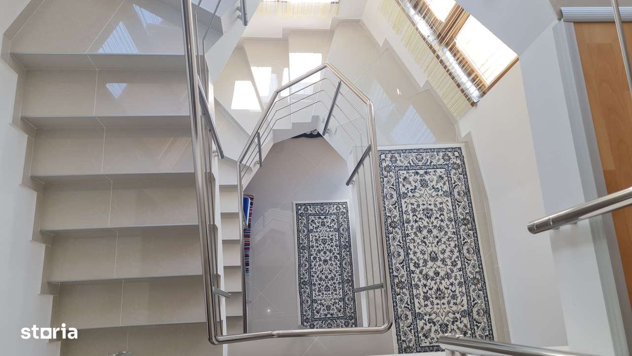 Vila impozanta in zona linistita la 15 minute de capitala!-18