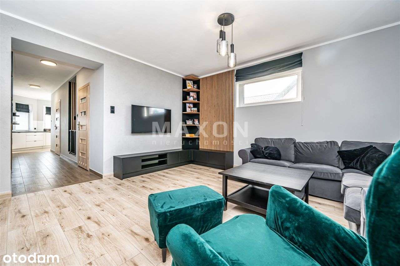 Dom w spokojnej i cichej okolicy-9