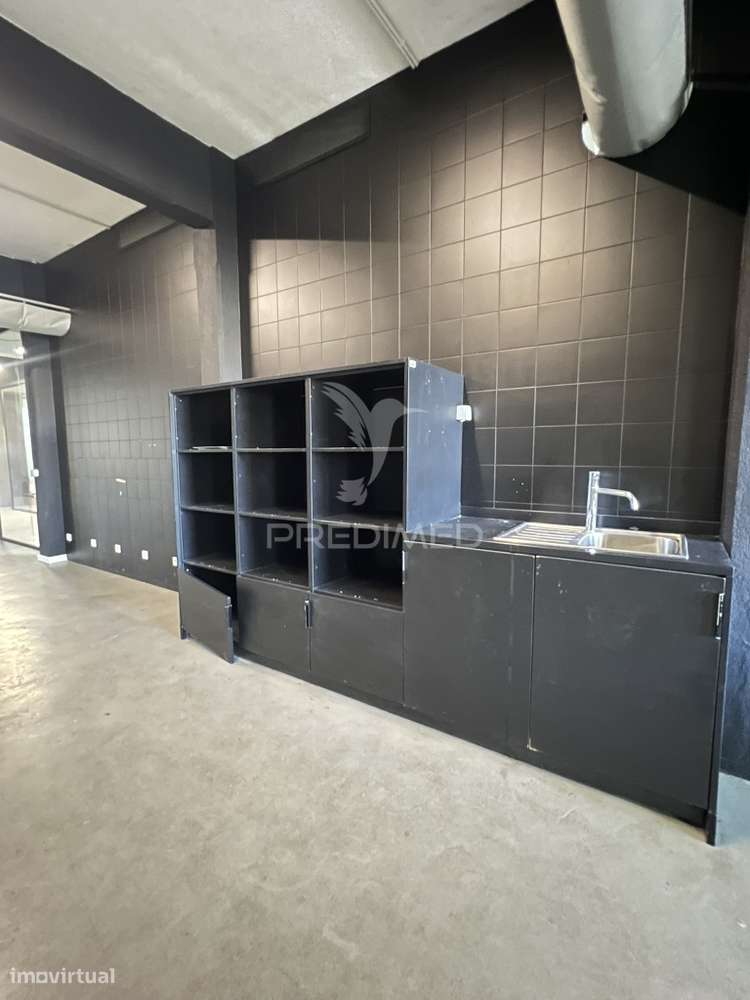 Armazém/Escritórios  -  Areosa  -  Paranhos - Grande imagem: 5/7