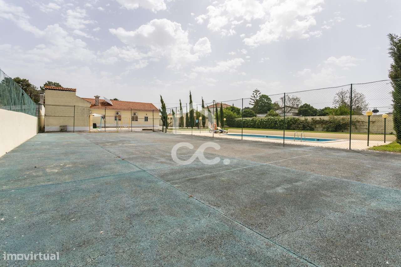Quinta com 5 quartos com  piscina, campo de jogos e Boxs para cavalos-56