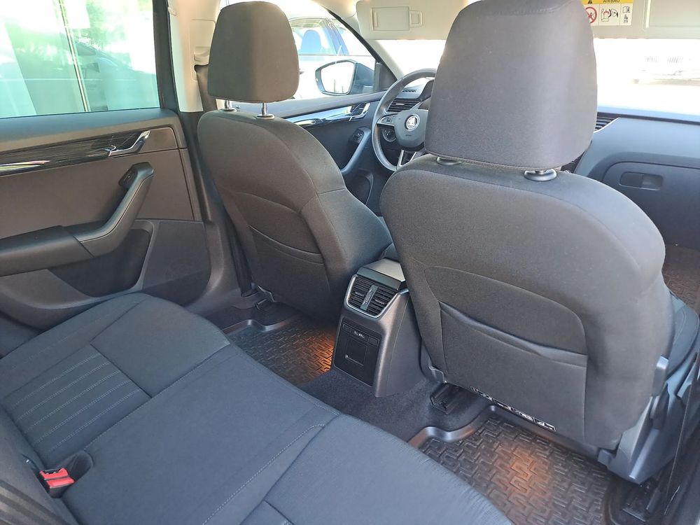 SKODA OCTAVIA 4x4 HAK DSG Blind SPOT 230V 2,0 TDI 150KM Serwis ASO Salon PL VAT23%