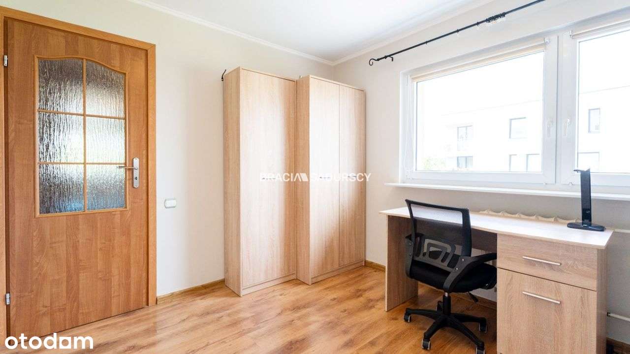 3-pokojowe mieszkanie z loggią- Zawodzie-13