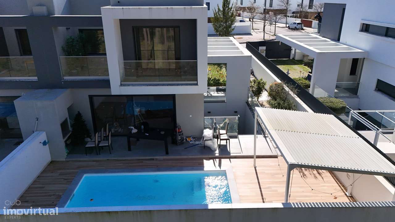 Moradia V3 com Piscina na Quinta do Pinhão – Zona Muito Procurada - Grande imagem: 4/5