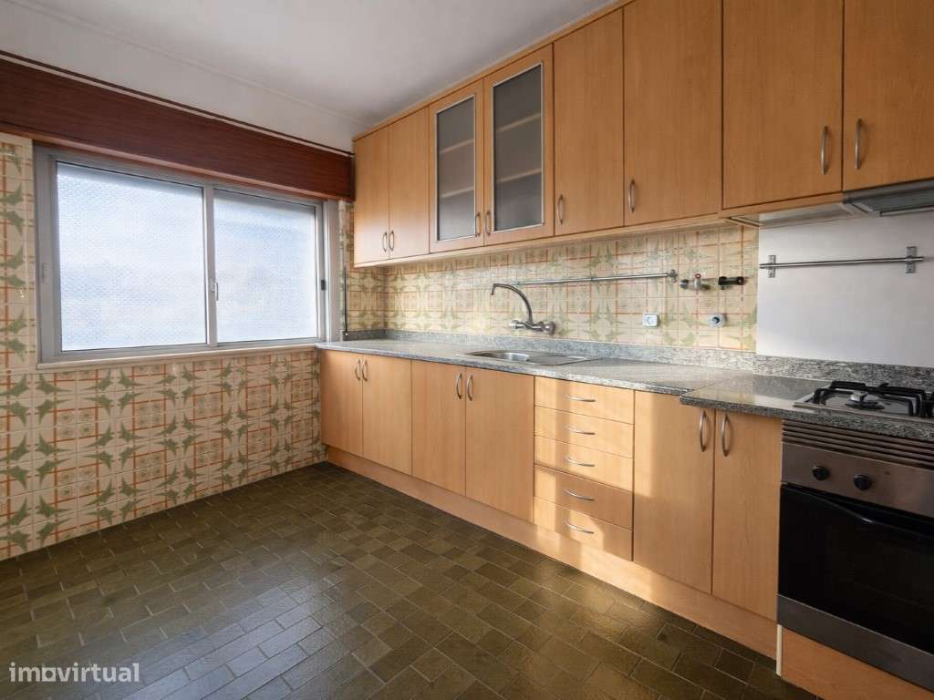 Apartamento T3 com Marquises-0